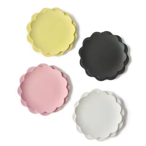 Decorative Flower Shaped Sauce Dish Sushi Appetizer Plates Porcelain Serving Dish - Image 5