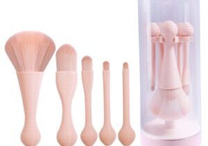 5 In 1 makeup cosmetic brush set on display of the website